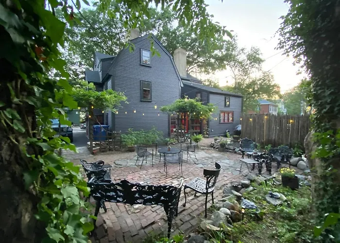 Daniels House Inn