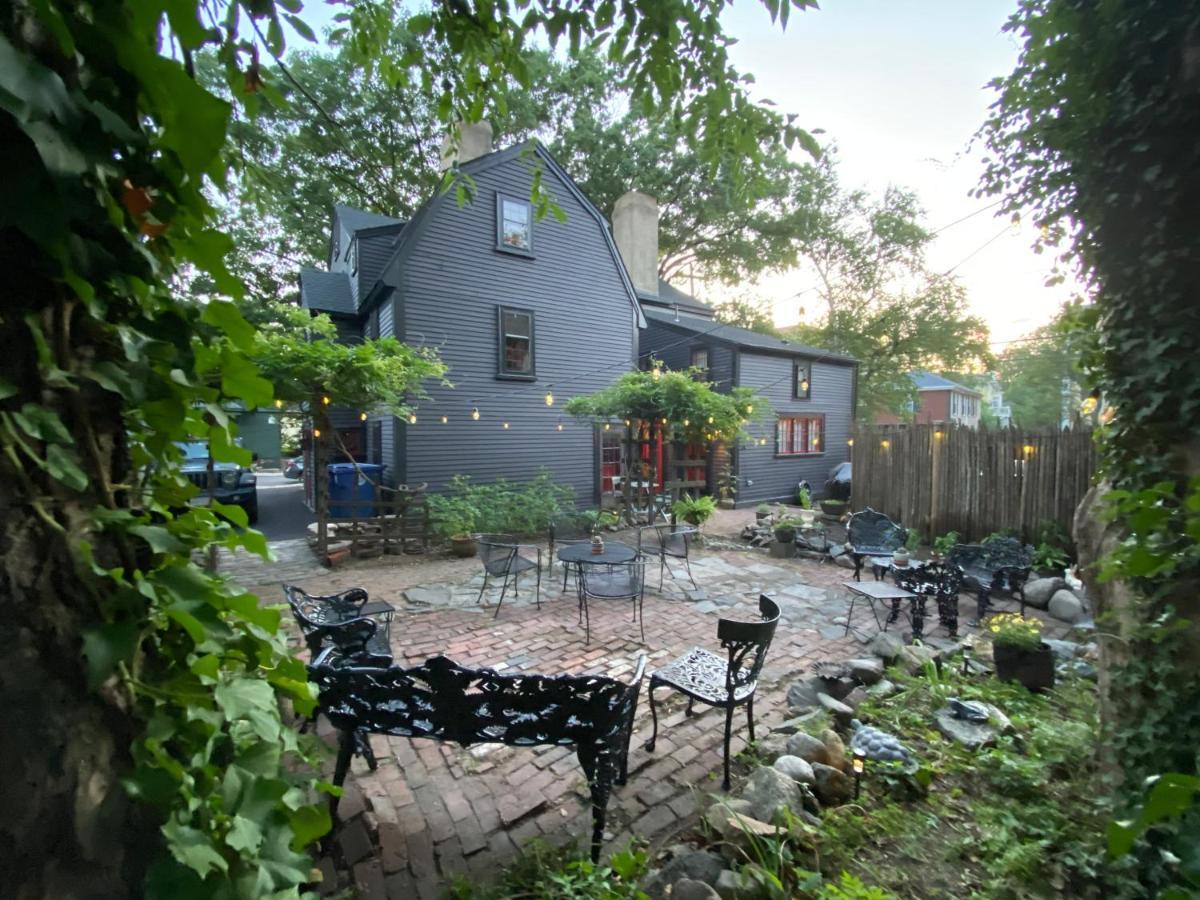 Daniels House 3*